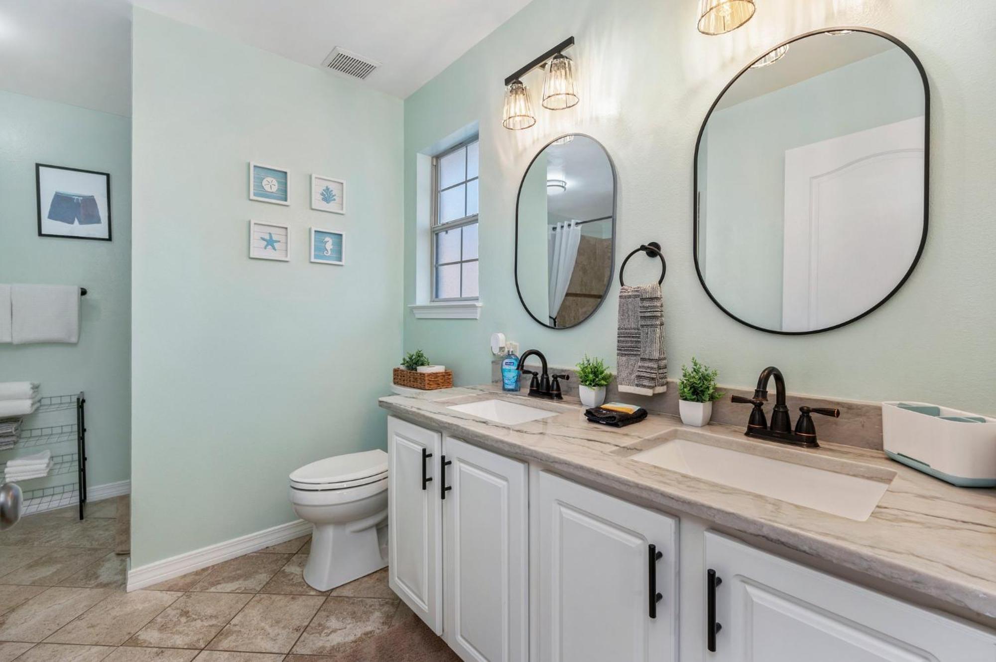 Beautiful Pet Friendly Home! Tropical Pool, Optional Golf Cart & Pool Heat, Minutes To Beach 데스틴 외부 사진