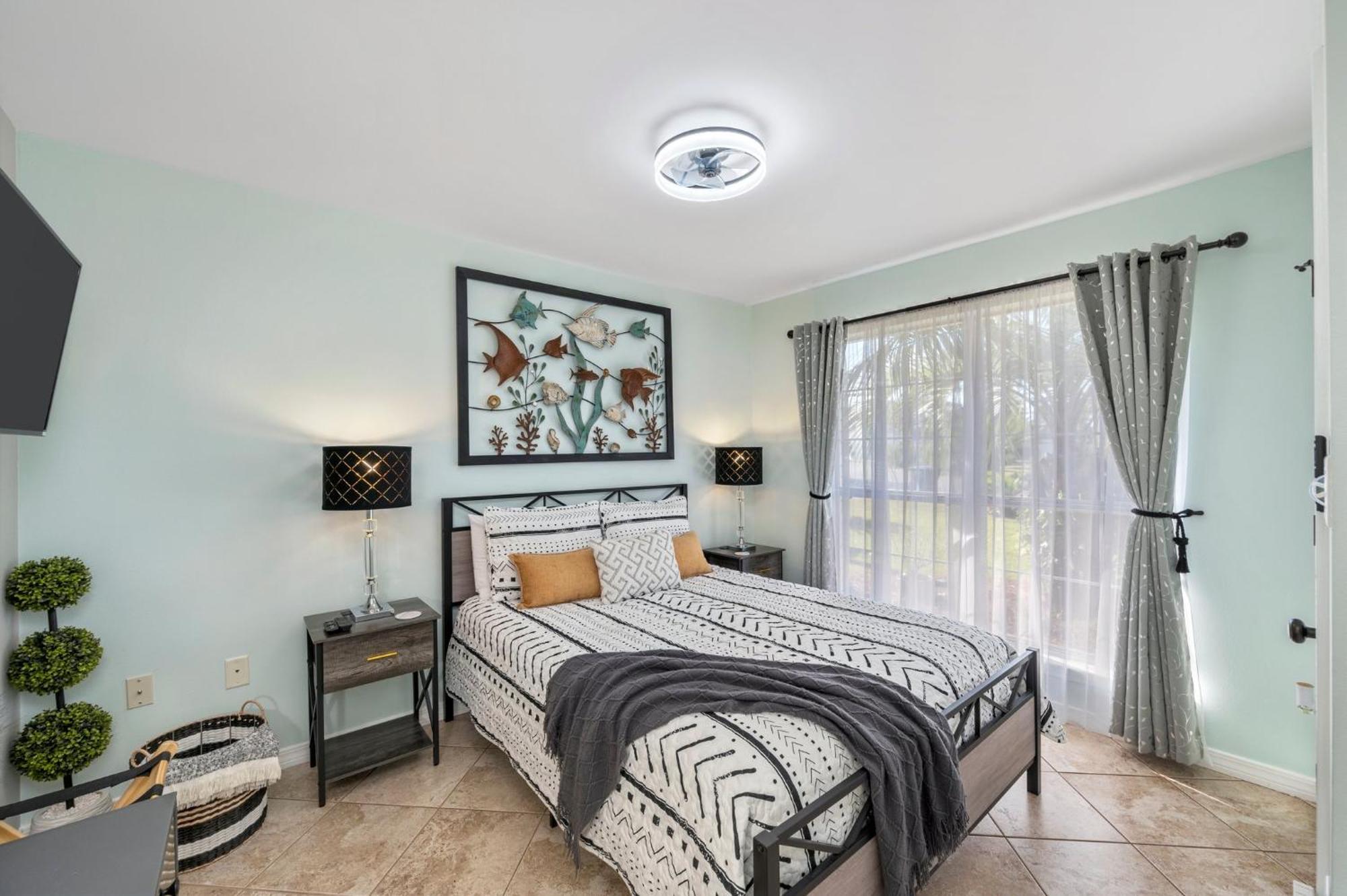 Beautiful Pet Friendly Home! Tropical Pool, Optional Golf Cart & Pool Heat, Minutes To Beach 데스틴 외부 사진